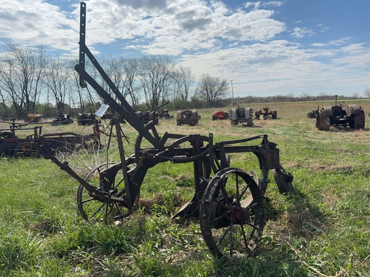 john-deere-16-image-8