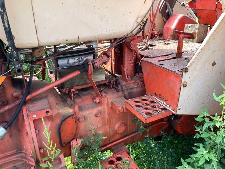 #2566-•-case-730-gas-wide-front-tractor-image-16