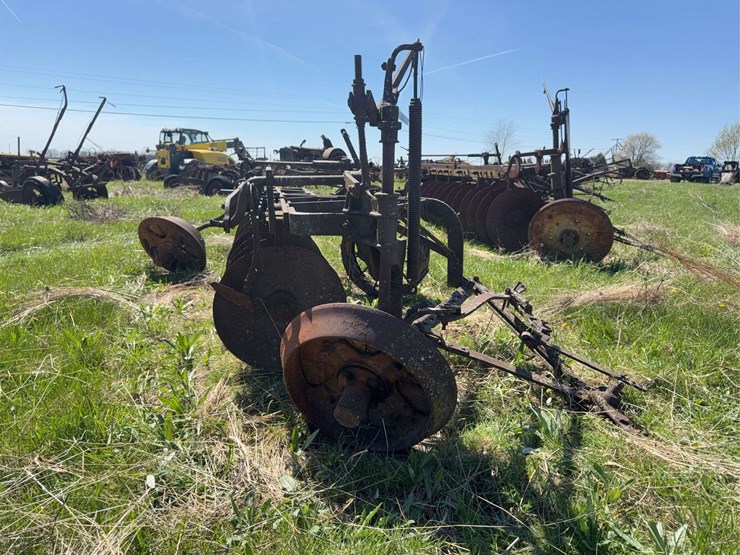 john-deere-disc-plow-image-1