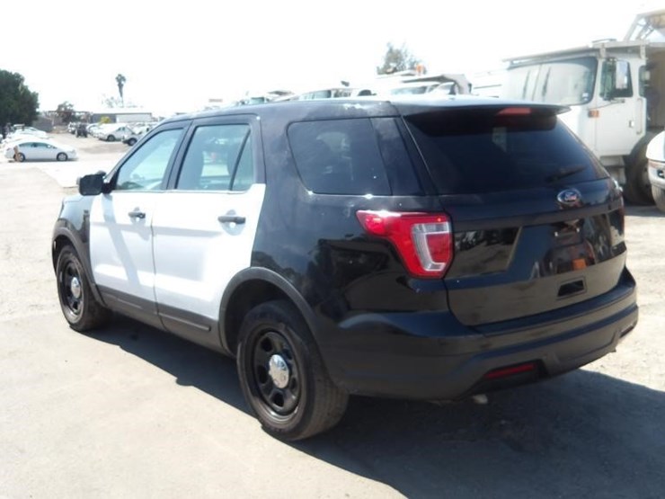 2019-ford-explorer-image-5