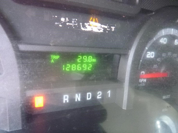 2011-ford-cargo-image-13