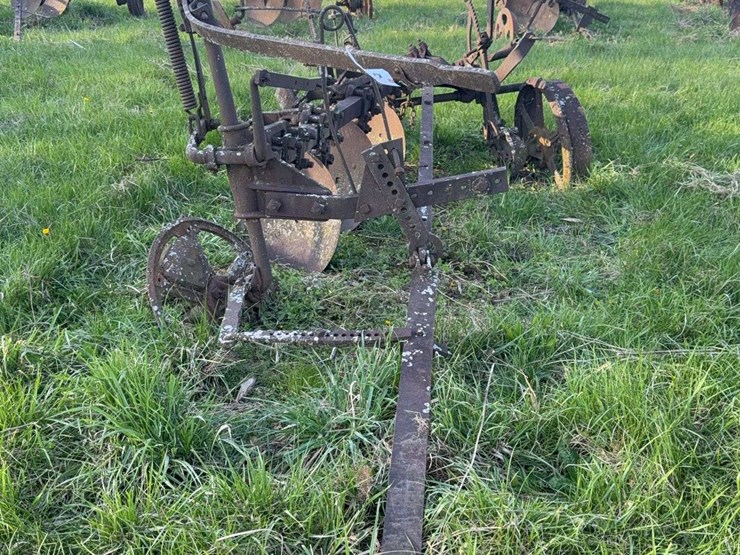 ihc-3-bottom-disc-plow-image-10
