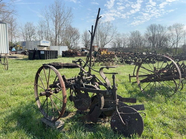 two-bottom-horse-drawn-plow-image-5