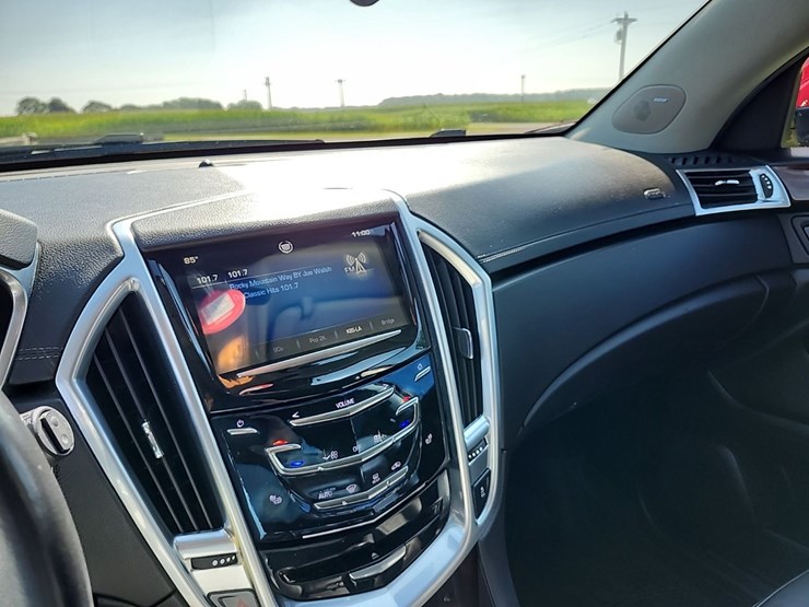 2014-cadillac-srx4-suv-image-18