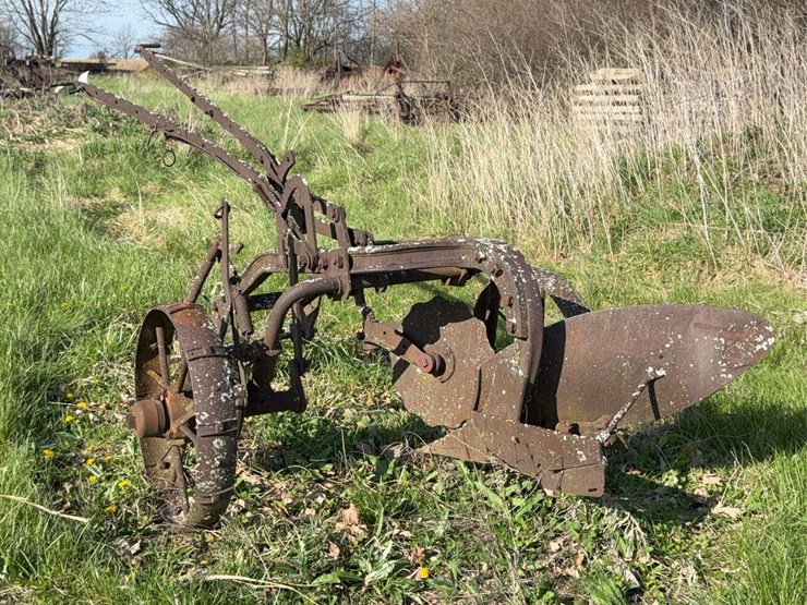 john-deere-12-image-3