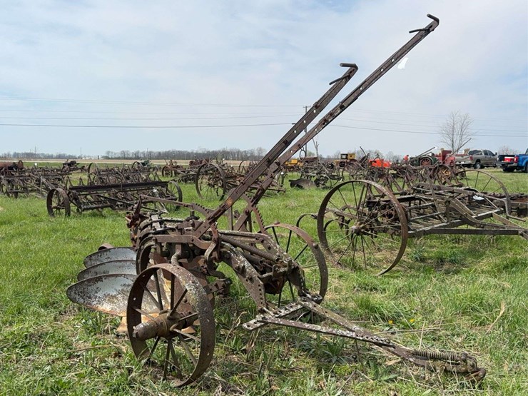 case-three-bottom-14”-pull-type-plow-image-1