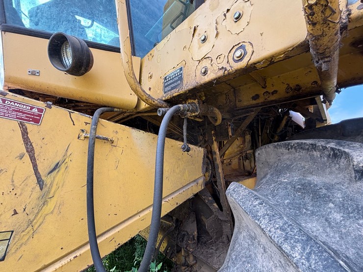 new-holland-tr86-image-26