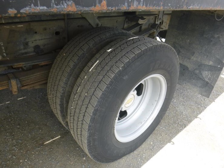 2007-chevrolet-3500-image-12