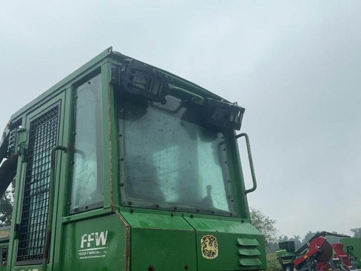 2014-deere-648h-image-32