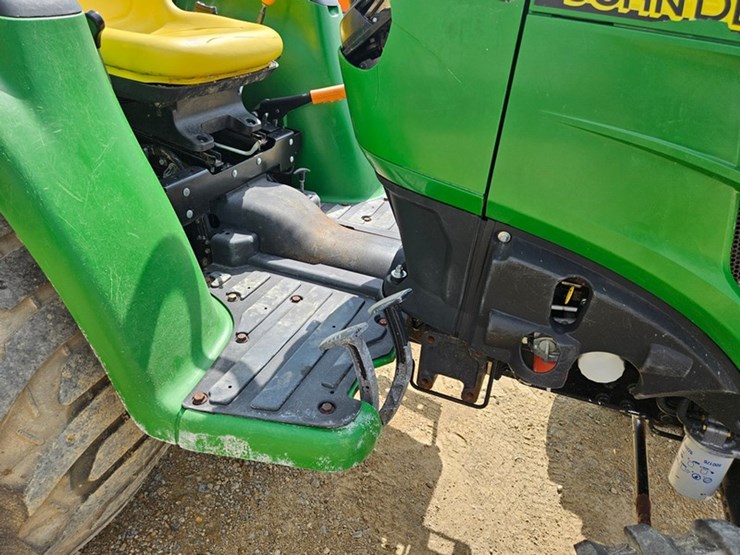 #175-•-john-deere-3032-4x4-tractor-image-23