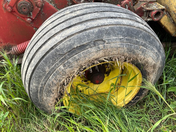 new-holland-s717-image-37