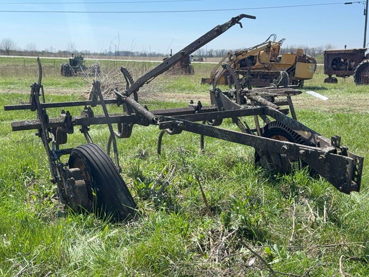 four-shank-field-cultivator-image-1