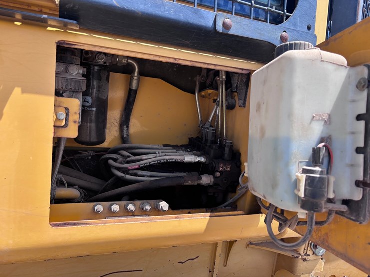 deere-650h-lgp-image-33