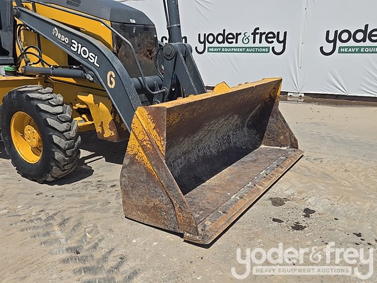 2019-deere-310sl-image-14