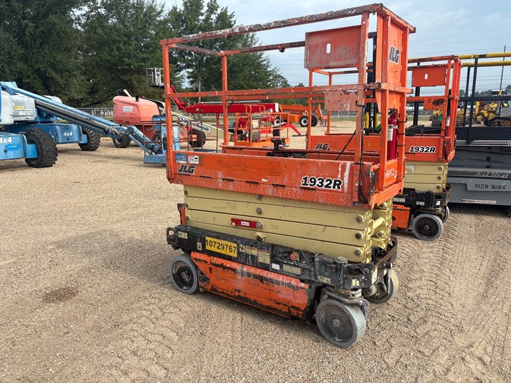 jlg-1932r-image-2