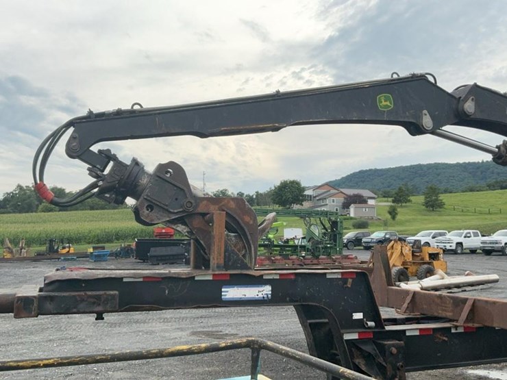 2015-deere-335d-image-10