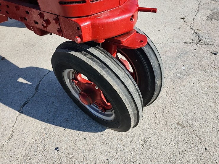 1949-farmall-h-gas-tractor,-nf-image-14