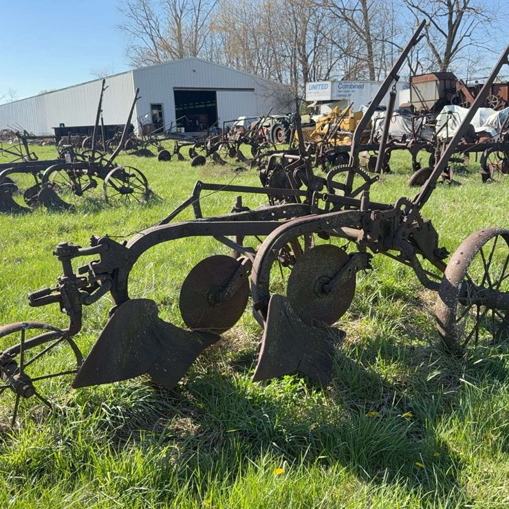 2-Bottom Chain Lift Plow