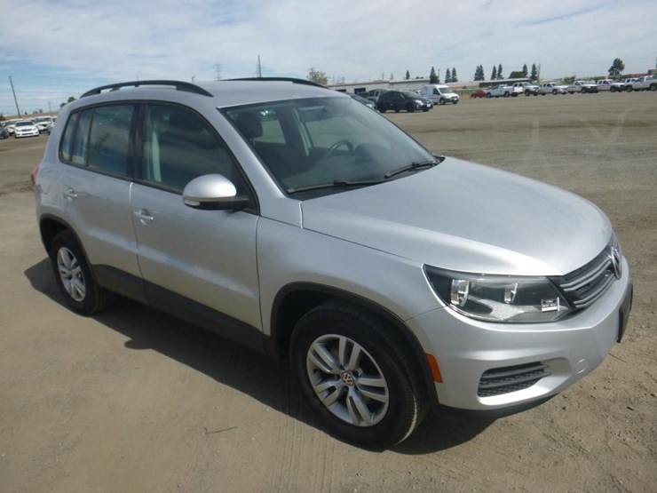 2015-volkswagen-tiguan-image-2