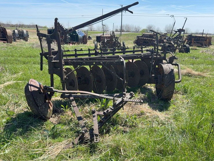 john-deere-disc-plow-image-13