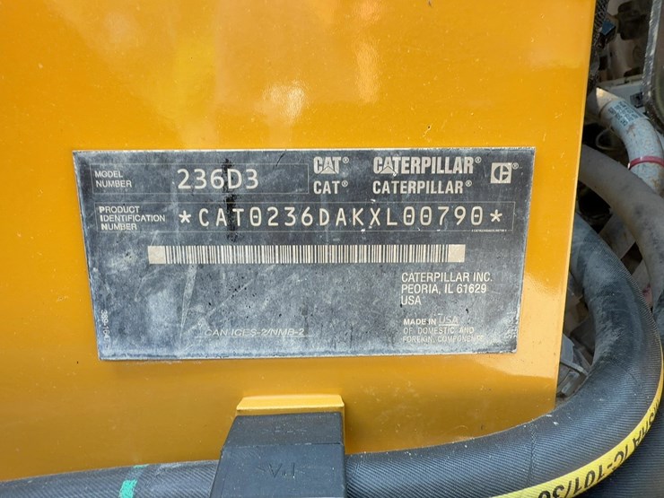 2020-caterpillar-236d3-image-17