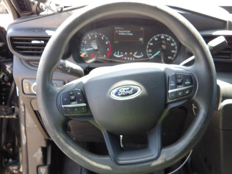 2020-ford-explorer-image-14