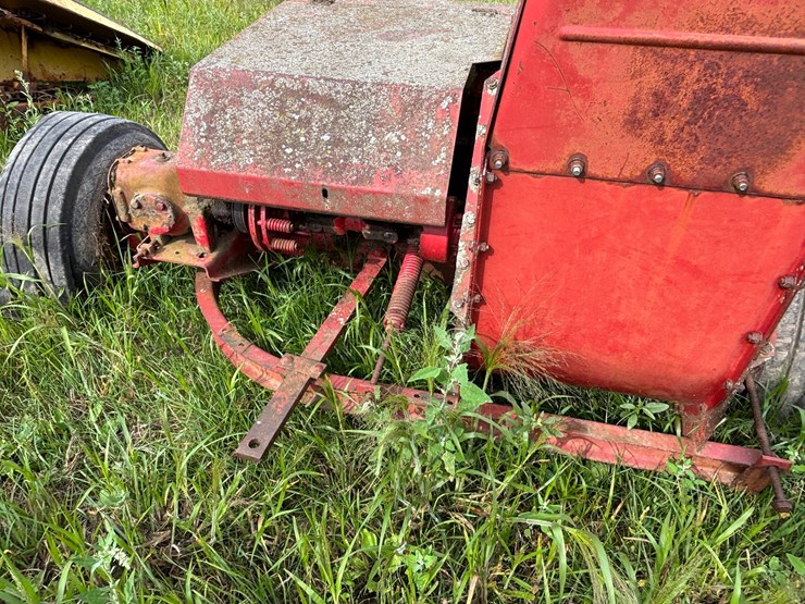 new-holland-s717-image-31