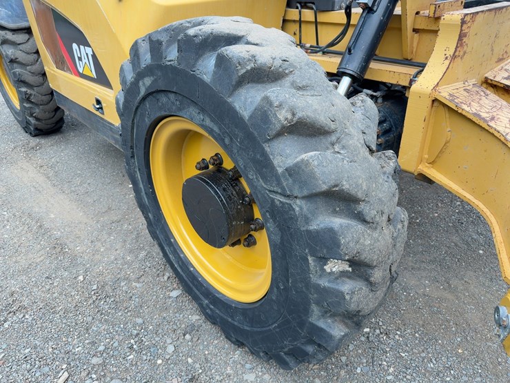 2014-caterpillar-tl943c-image-10
