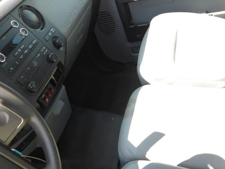 2016-ford-f250-xl-image-19