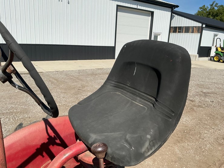 1946-case-ih-farmall-b-image-18