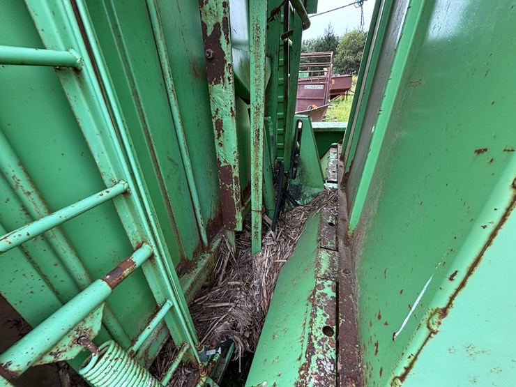 #2617-•-owatonna-540-stacker-image-37