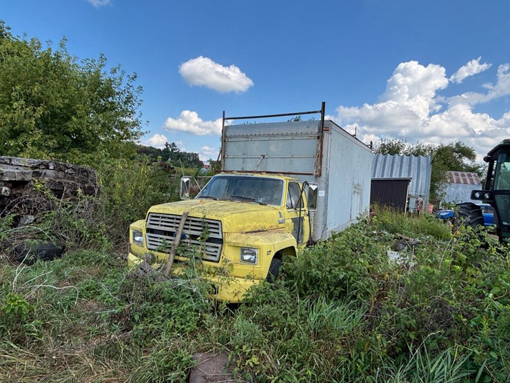 1985-ford-f700-image-1