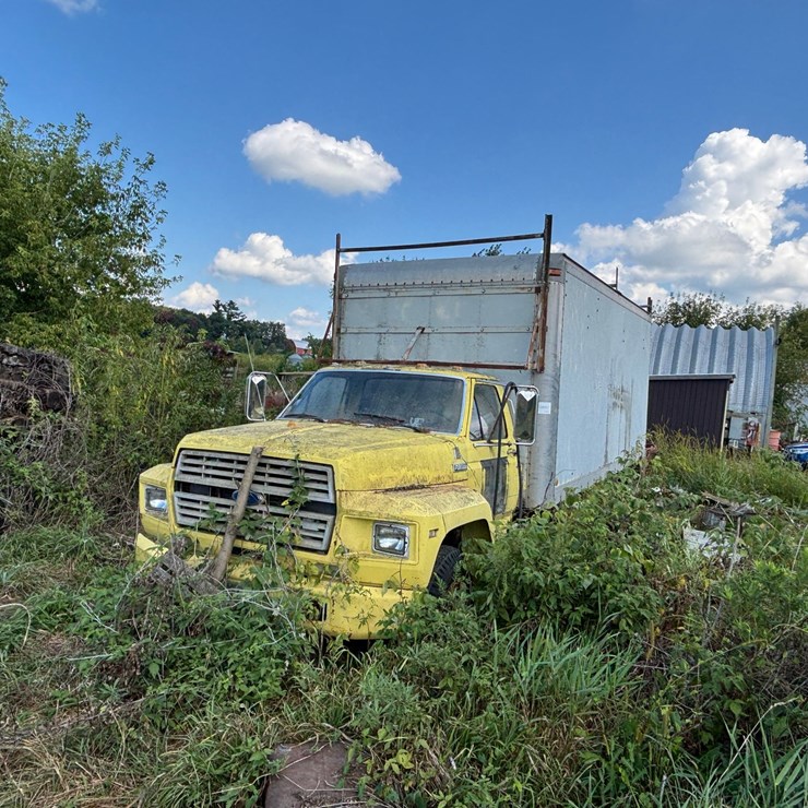 1985 FORD F700
