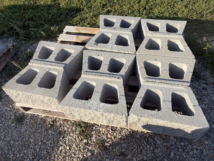 #95-•-10-concrete-blocks-image-1