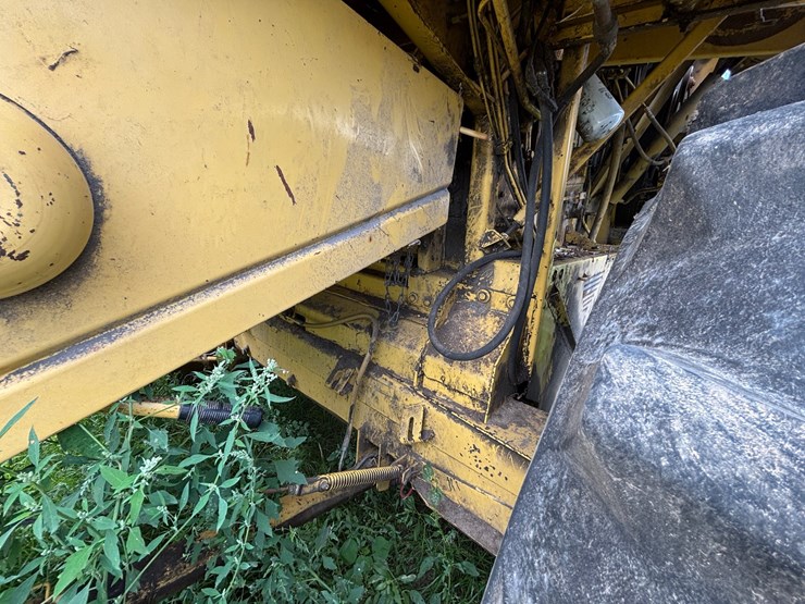new-holland-tr98-image-20