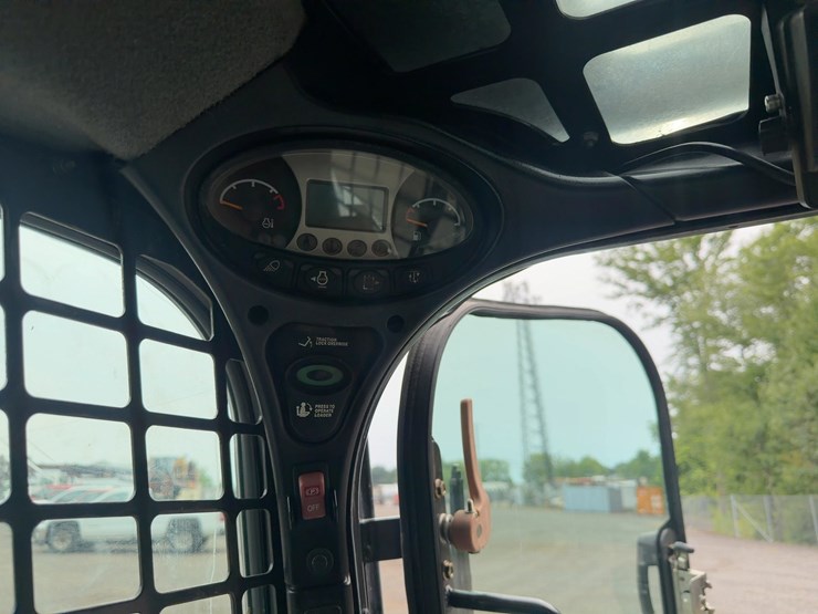 2020-bobcat-t740-image-24