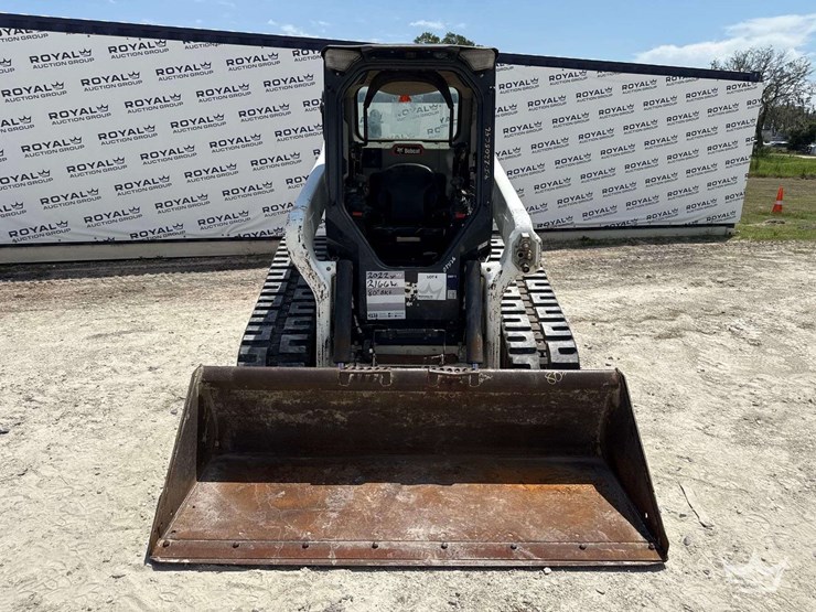2022-bobcat-t76-image-41