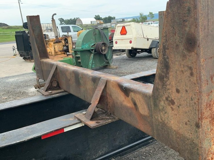 2015-deere-335d-image-43