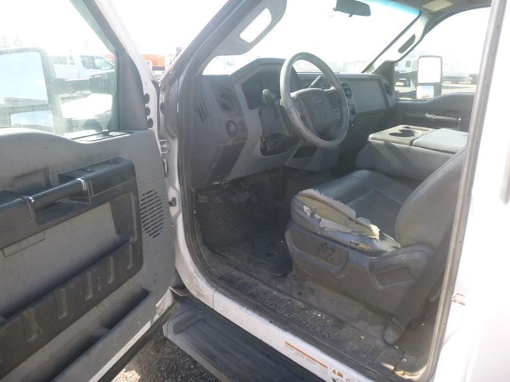 2015-ford-f550-image-8