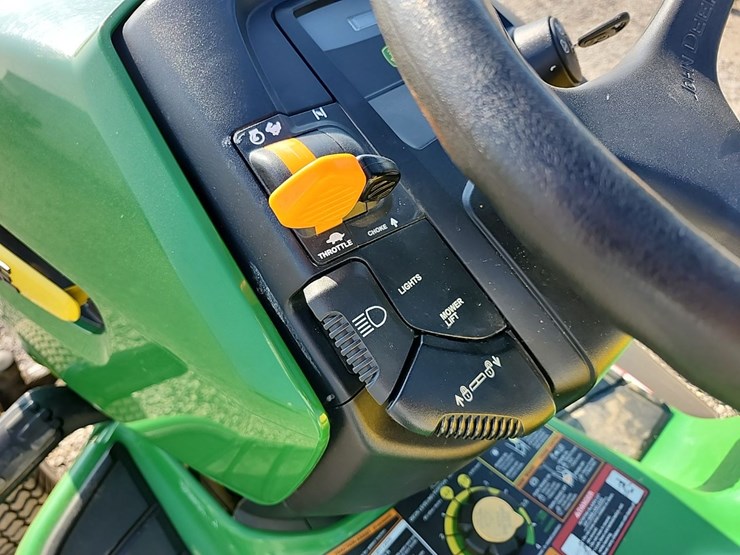 john-deere-x304-image-12