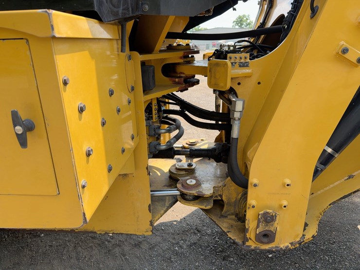 2017-caterpillar-926m-image-19