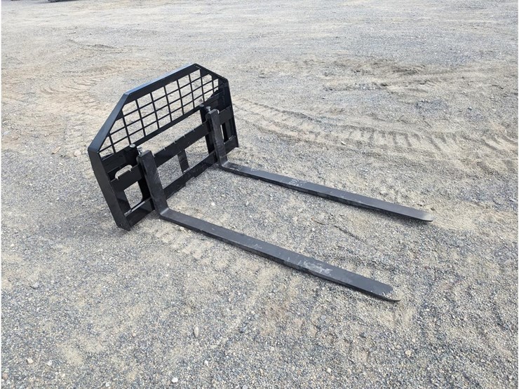 #l75-034-•-future-pallet-fork-skid-steer-attachment-image-1