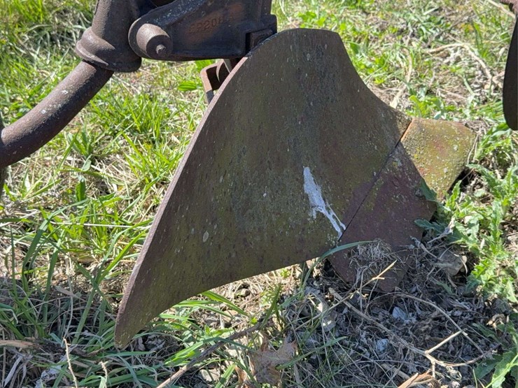 oliver-two-bottom-plow-image-15