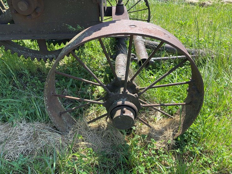 case-bale-press-image-11