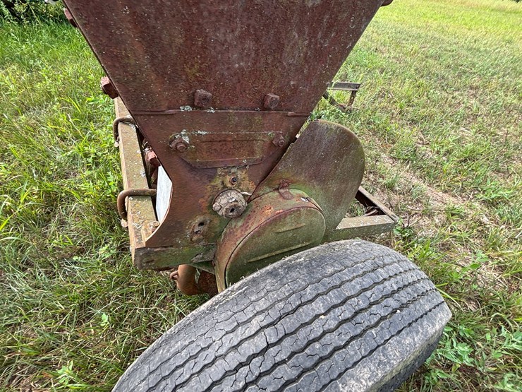 john-deere-8-image-33