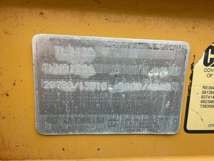 2014-caterpillar-tl943c-image-19