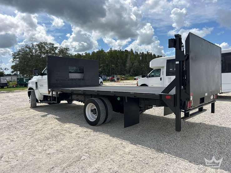 2019-chevrolet-silverado-5500hd-image-4