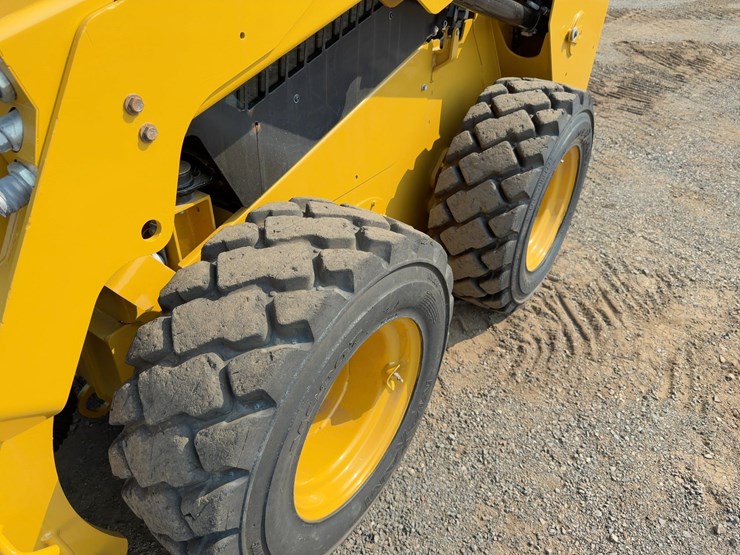 2020-caterpillar-236d3-image-15