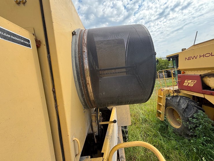 new-holland-tr98-image-53