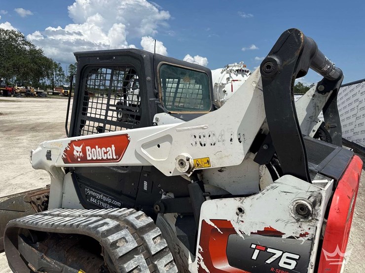 2022-bobcat-t76-image-13